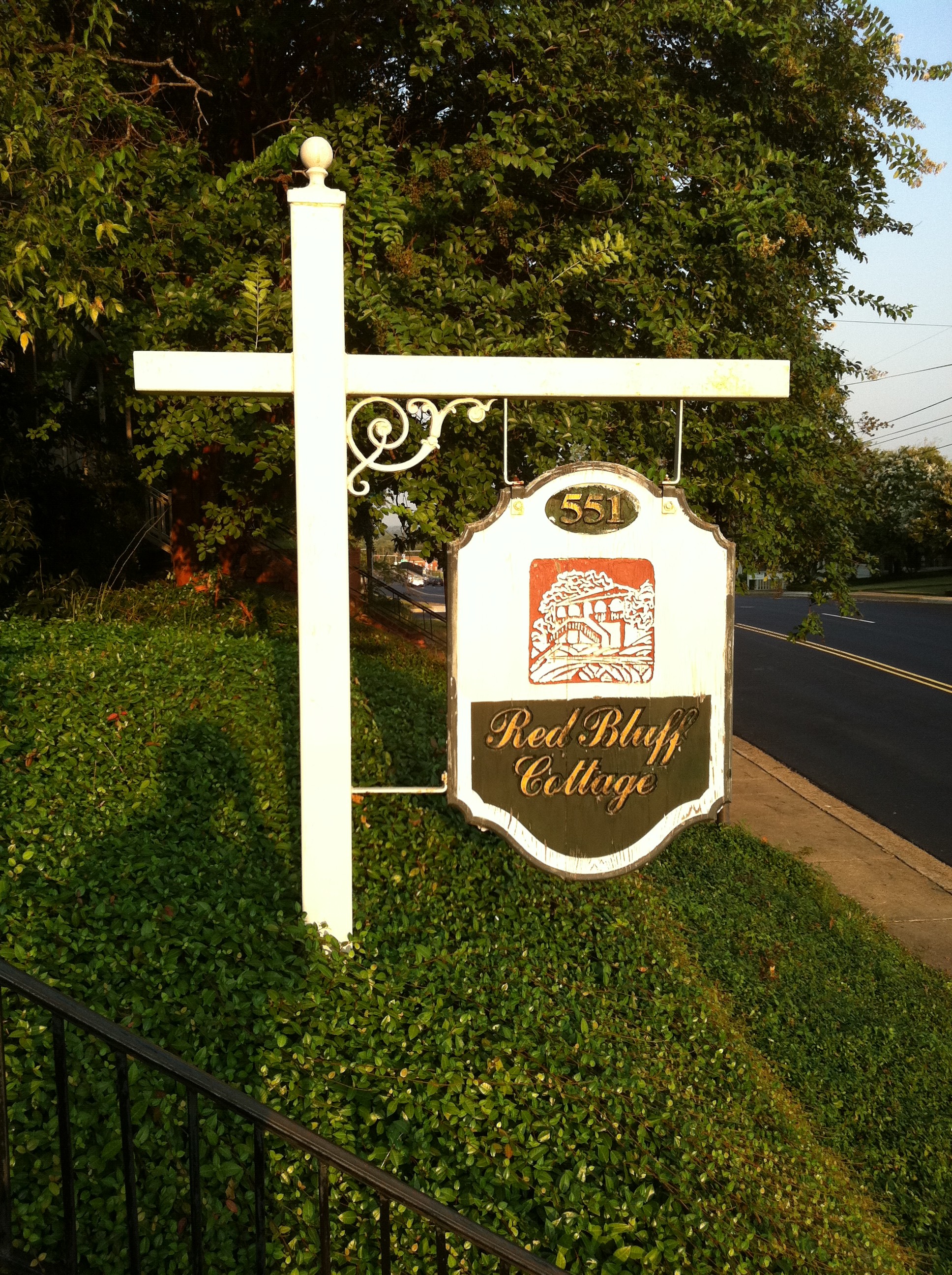 Red Bluff Cottage In Montgomery, Alabama